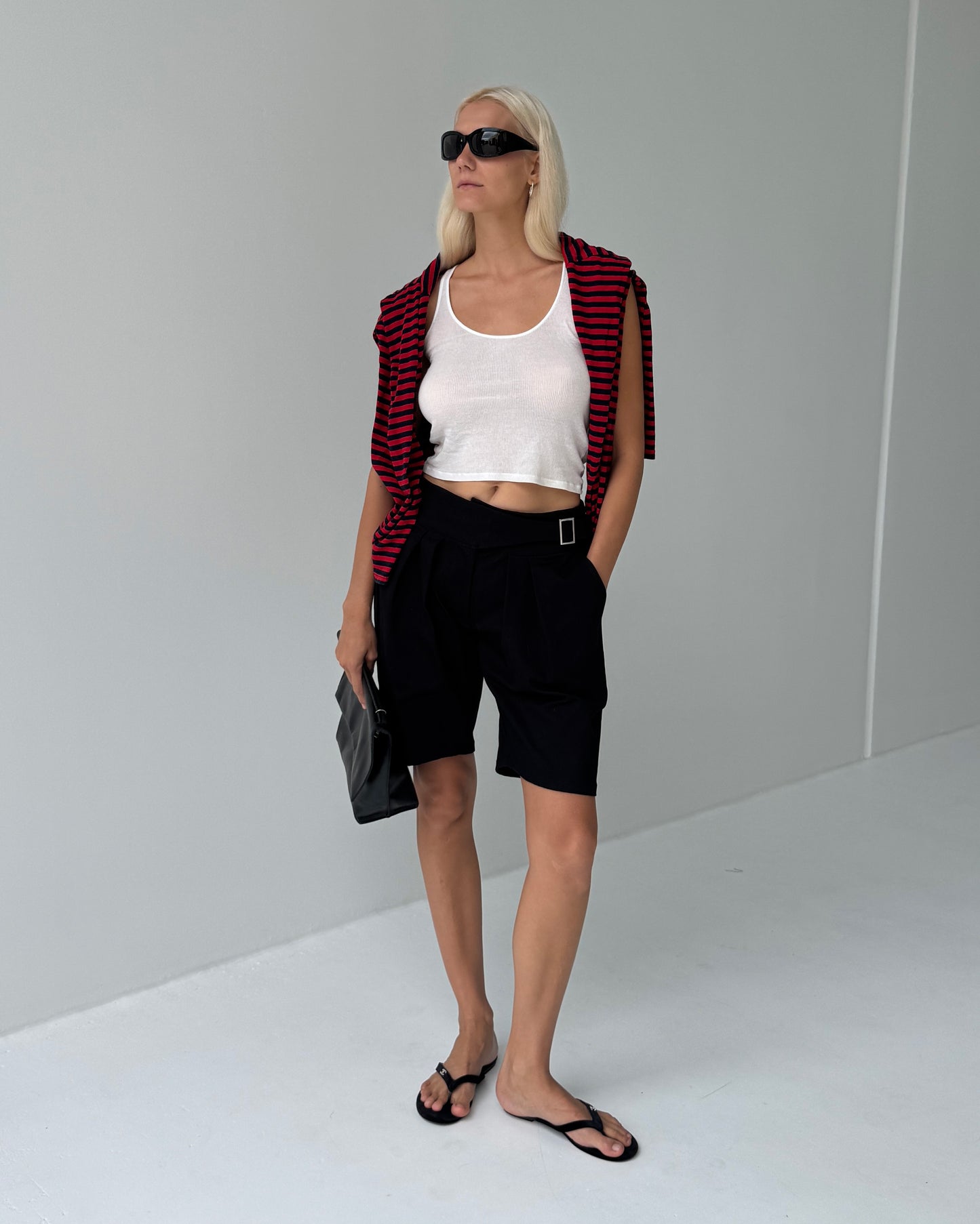 THE BUCKLE SHORT - BLACK