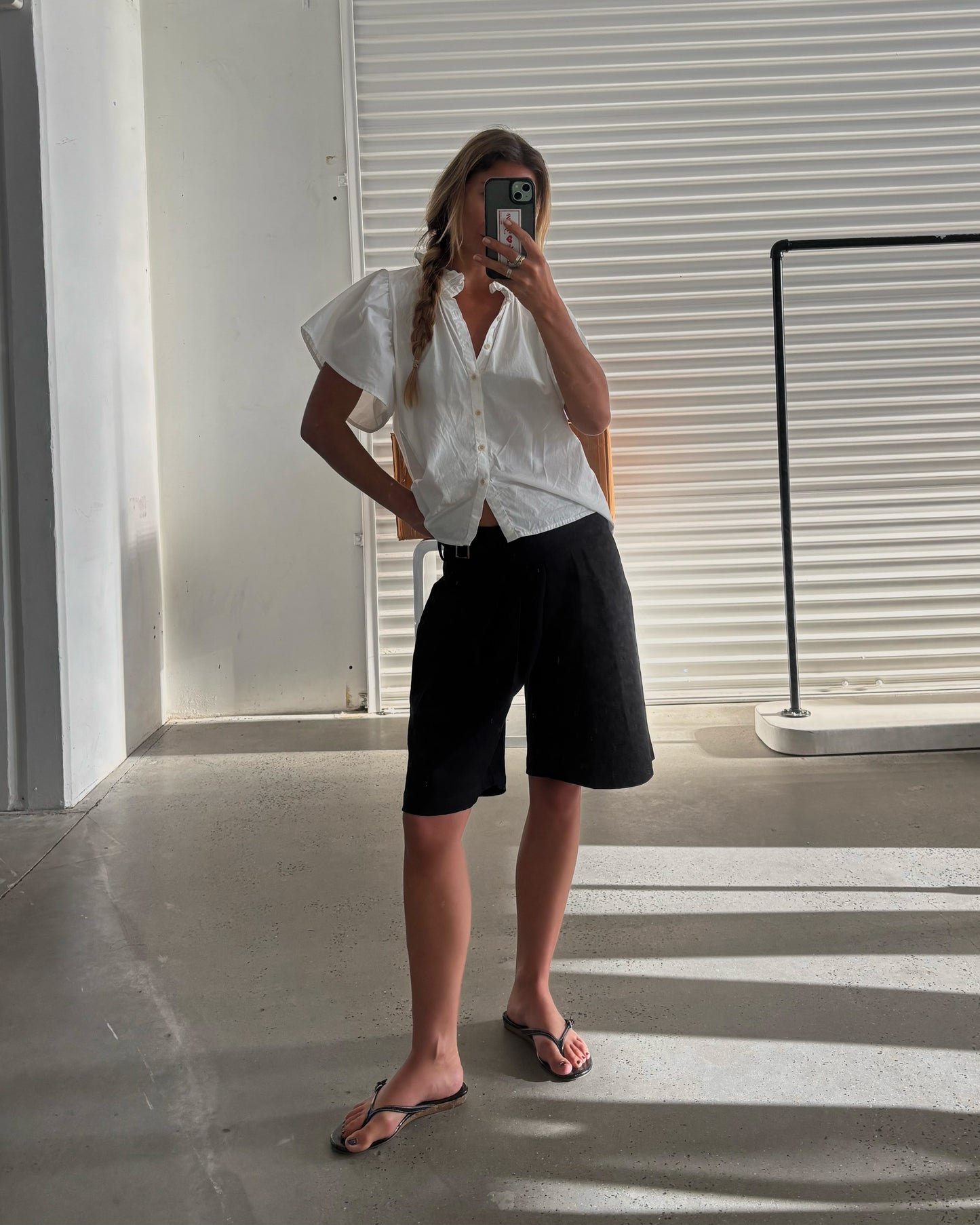 THE BUCKLE SHORT - BLACK