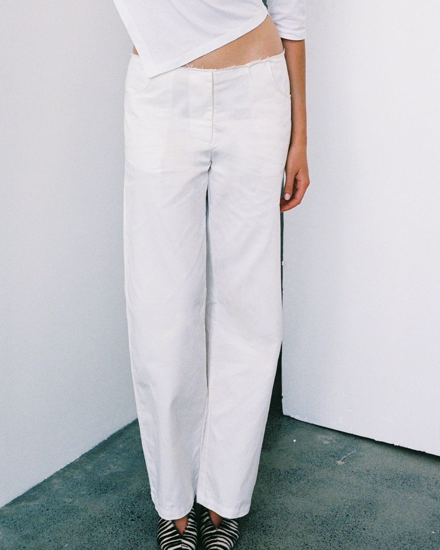 The Fray Pant - Chalk